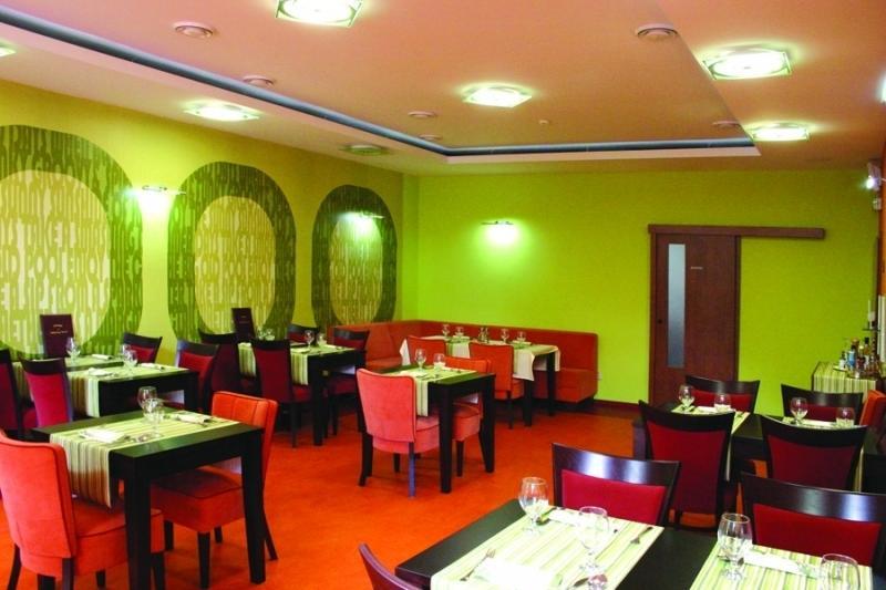 Garni Hotel Cosmopolitan Senec Exterior photo