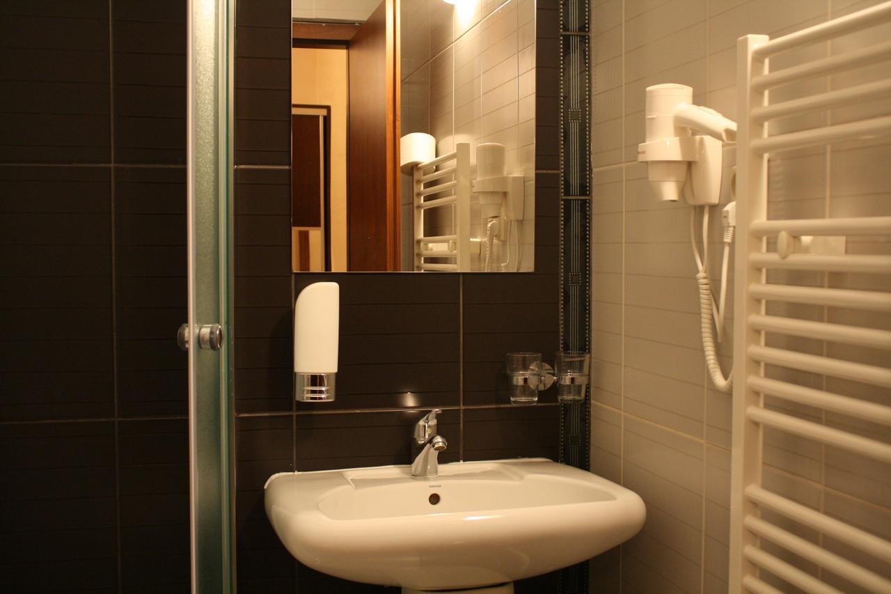 Garni Hotel Cosmopolitan Senec Exterior photo